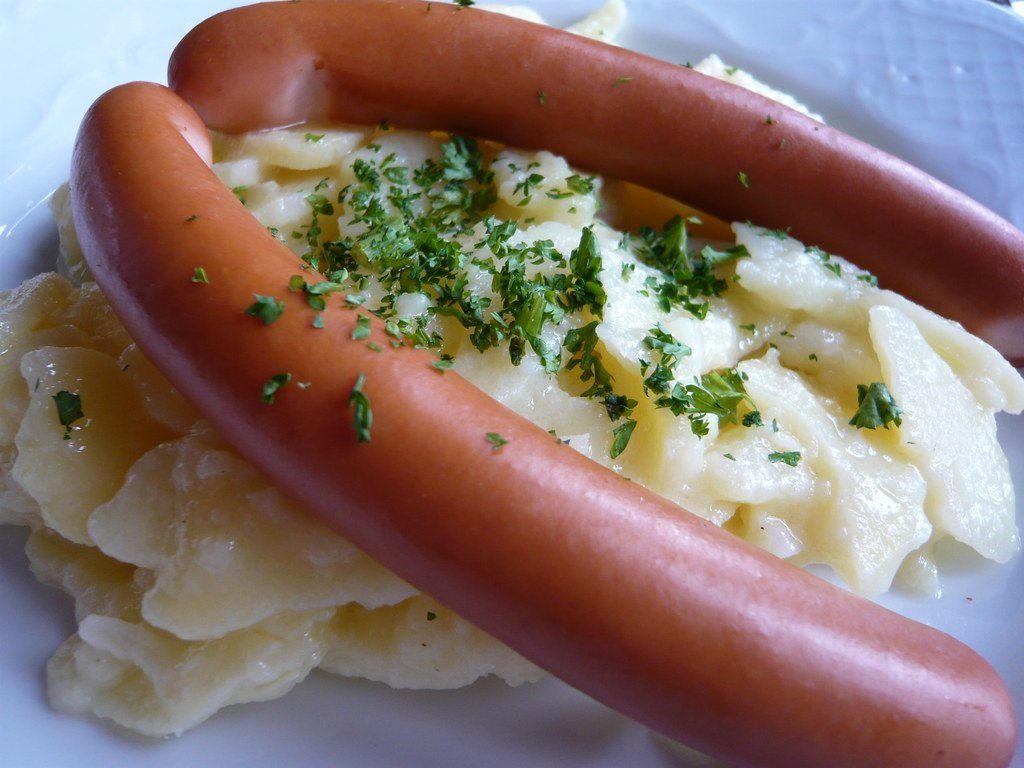 Wienerle mit schwäbischem Kartoffelsalat